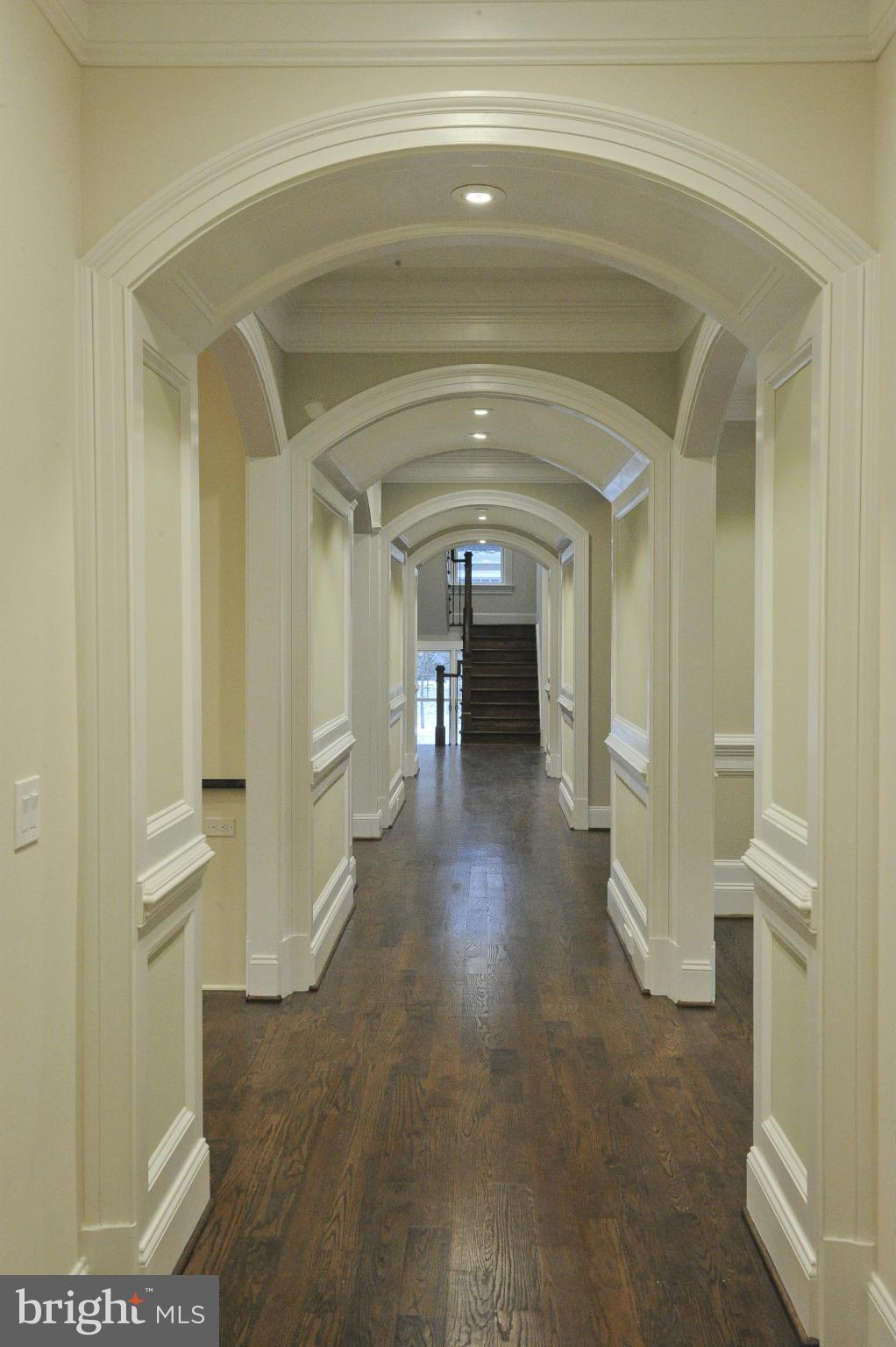 1717 Birch Road McLean, VA 22101 - Photo 6 of 30 Gallery - Mail Level