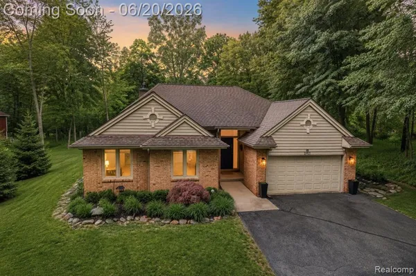 $575,000 | 5901 Ford Road, Commerce Township, MI 48382