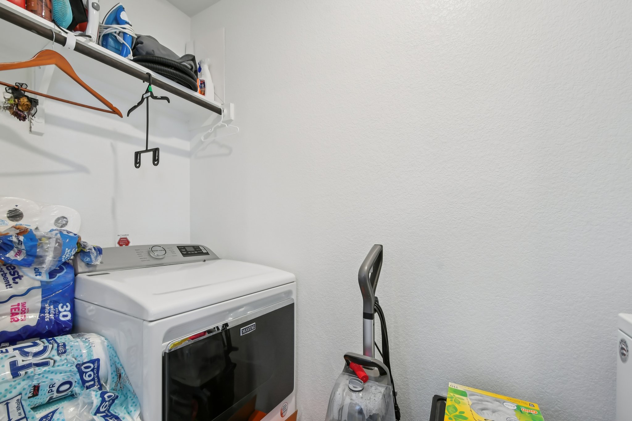 14116 Mussel Run Elgin, TX 78621 - Photo 30 of 40 Laundry area with washer / clothes dryer