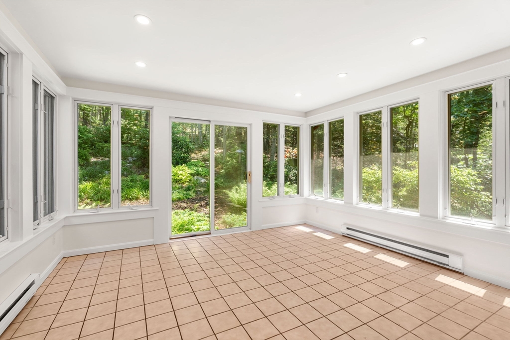 7 Hidden Ledge Road Manchester, MA 01944 - Photo 13 of 38