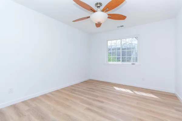 $119,900 | 23418 Middlebelt Road, Unit 10, Farmington, MI 48336