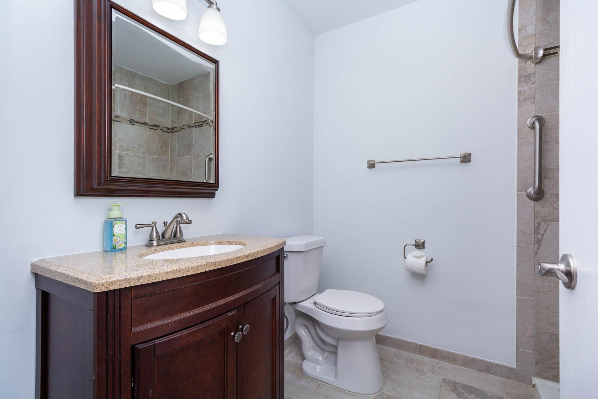 23418 Middlebelt Road, Unit 10 Farmington, MI 48336 - Photo 23 of 25 Bathroom