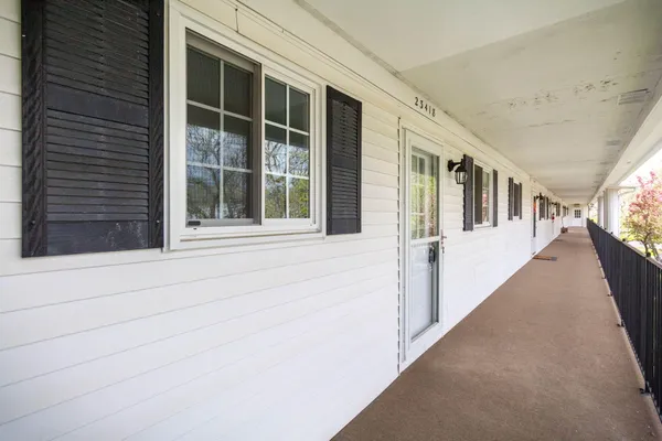 $119,900 | 23418 Middlebelt Road, Unit 10, Farmington, MI 48336