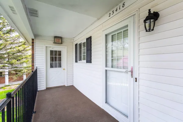 $119,900 | 23418 Middlebelt Road, Unit 10, Farmington, MI 48336