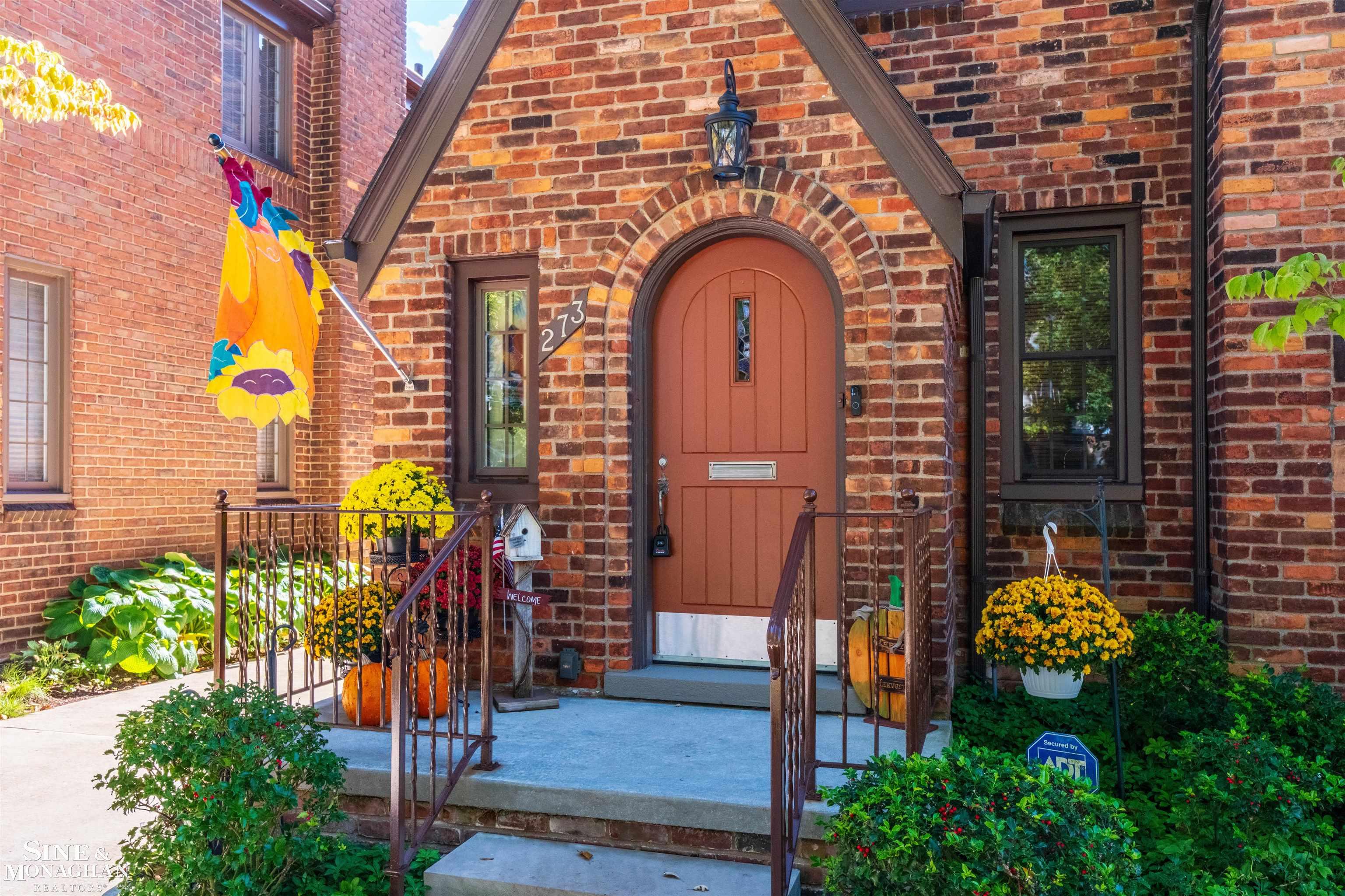 273 Moran Road Grosse Pointe, MI 48236 - Photo 12 of 57 50191215-43ba1c1b-4684-4a57-ae23-b0b9f360683b.JPG