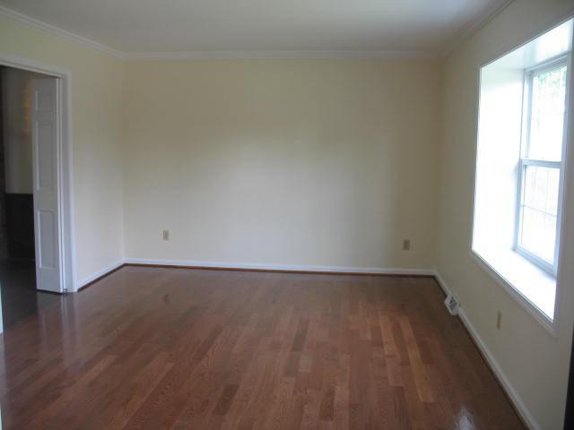 3361 Pepperhill Road Lexington, KY 40502 - Photo 9 of 28 Photo 9