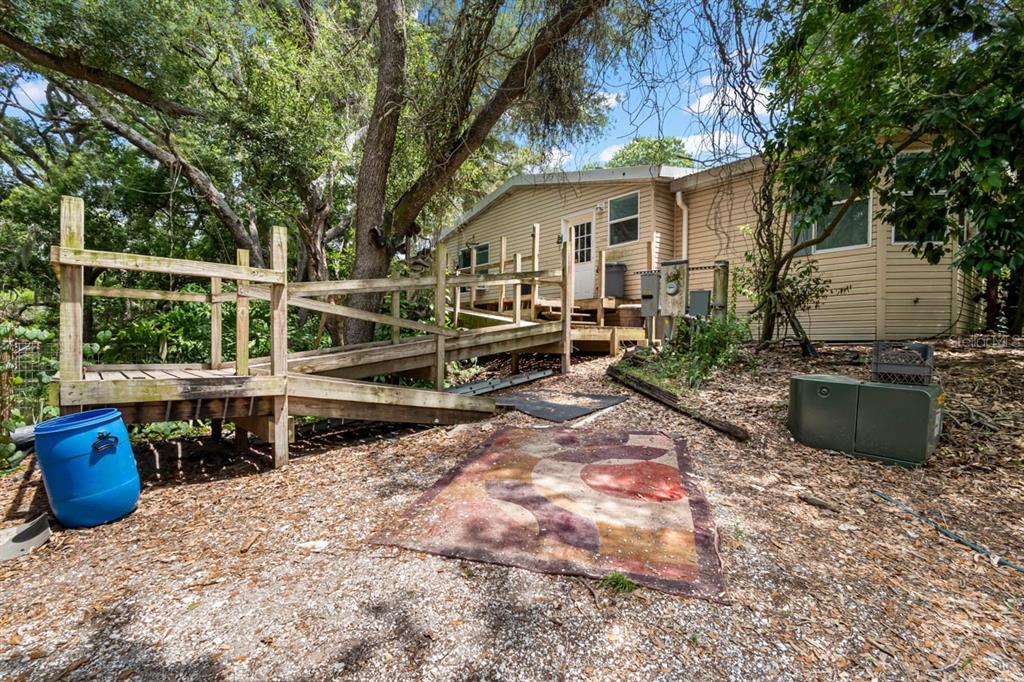 12730 Bullfrog Creek Road Gibsonton, FL 33534 - Photo 12 of 41