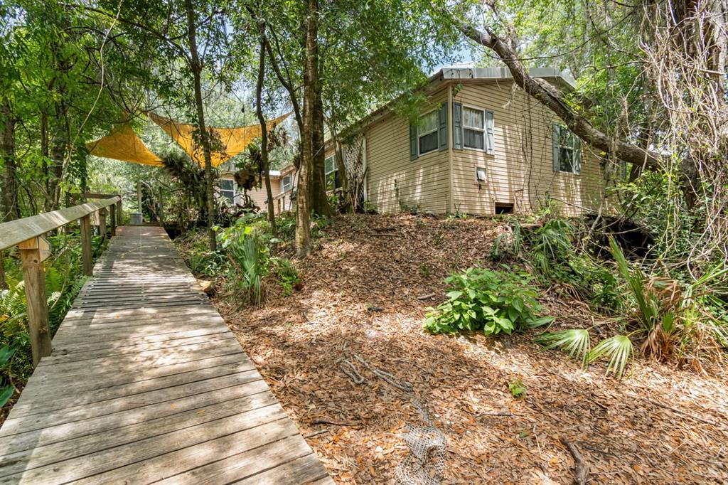 12730 Bullfrog Creek Road Gibsonton, FL 33534 - Photo 10 of 41