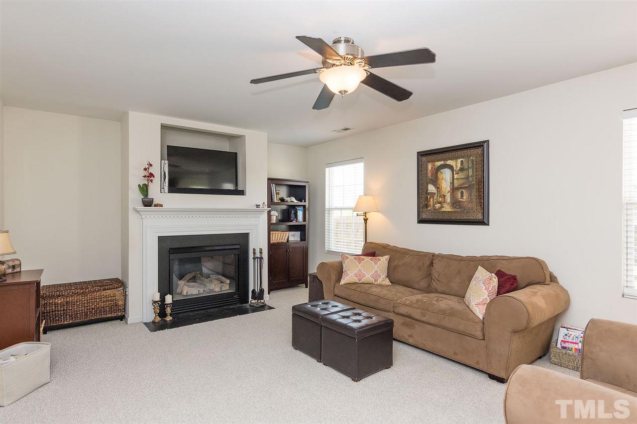829 Stackhurst Way Wake Forest, NC 27587 - Photo 3 of 19 Gallery Image 3