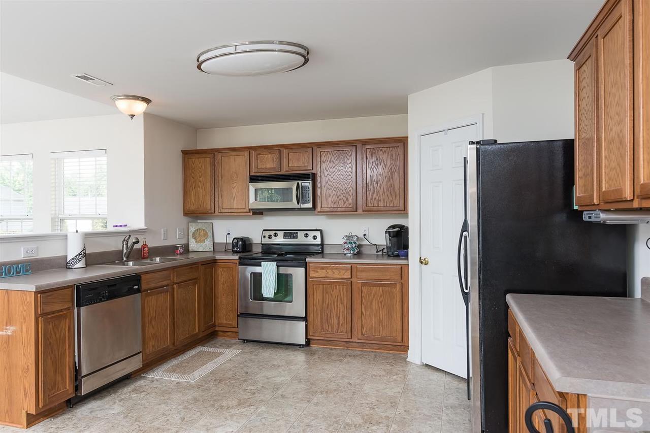 829 Stackhurst Way Wake Forest, NC 27587 - Photo 6 of 19 Gallery Image 6