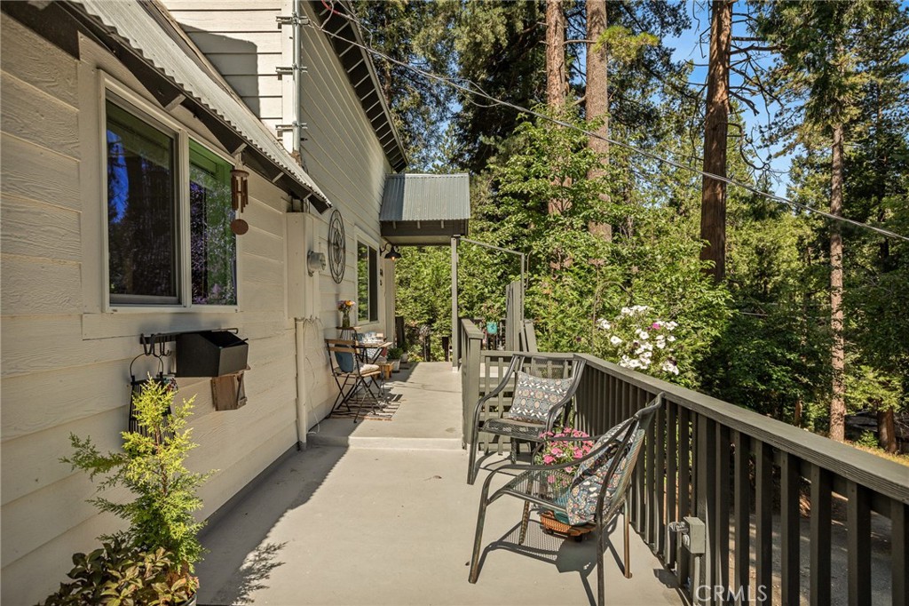 660 Spring Drive Crestline, CA 92322 - Photo 3 of 36