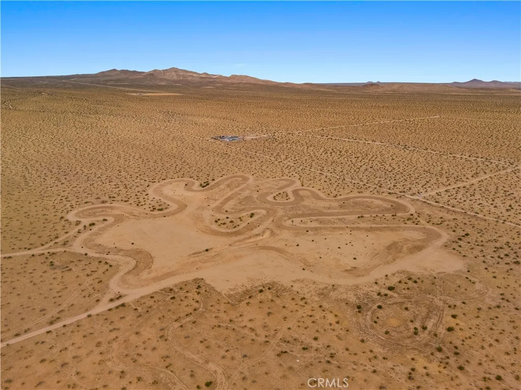 4625813 Drifting Sands Road Adelanto, CA 92301 - Photo 5 of 20