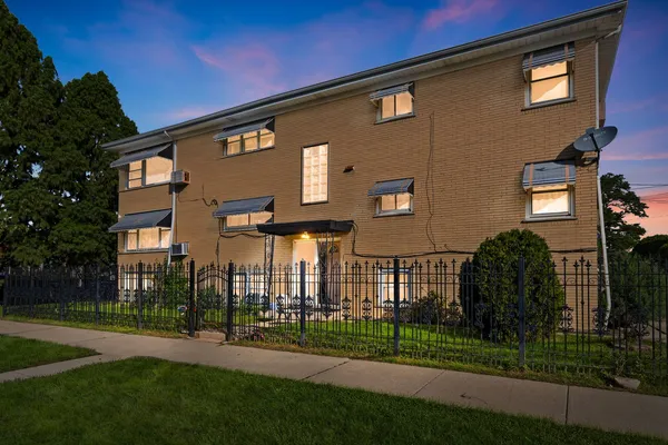 $849,900 | 2501 North Mont Clare Avenue, Chicago, IL 60707