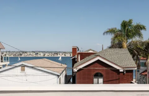 $2,795,000 | 822 Seagirt Court, San Diego, CA 92109