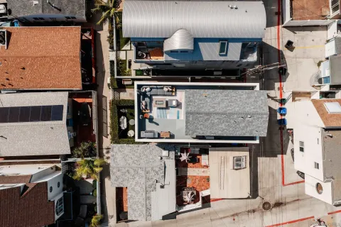 $2,795,000 | 822 Seagirt Court, San Diego, CA 92109