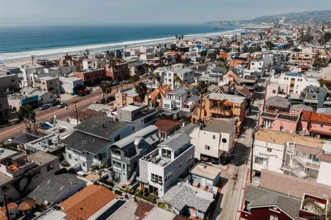 $2,795,000 | 822 Seagirt Court, San Diego, CA 92109