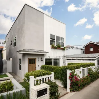 $2,795,000 | 822 Seagirt Court, San Diego, CA 92109