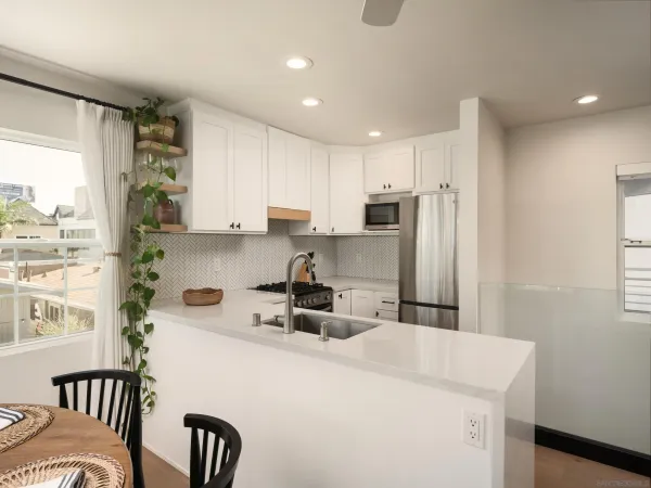 $2,795,000 | 822 Seagirt Court, San Diego, CA 92109