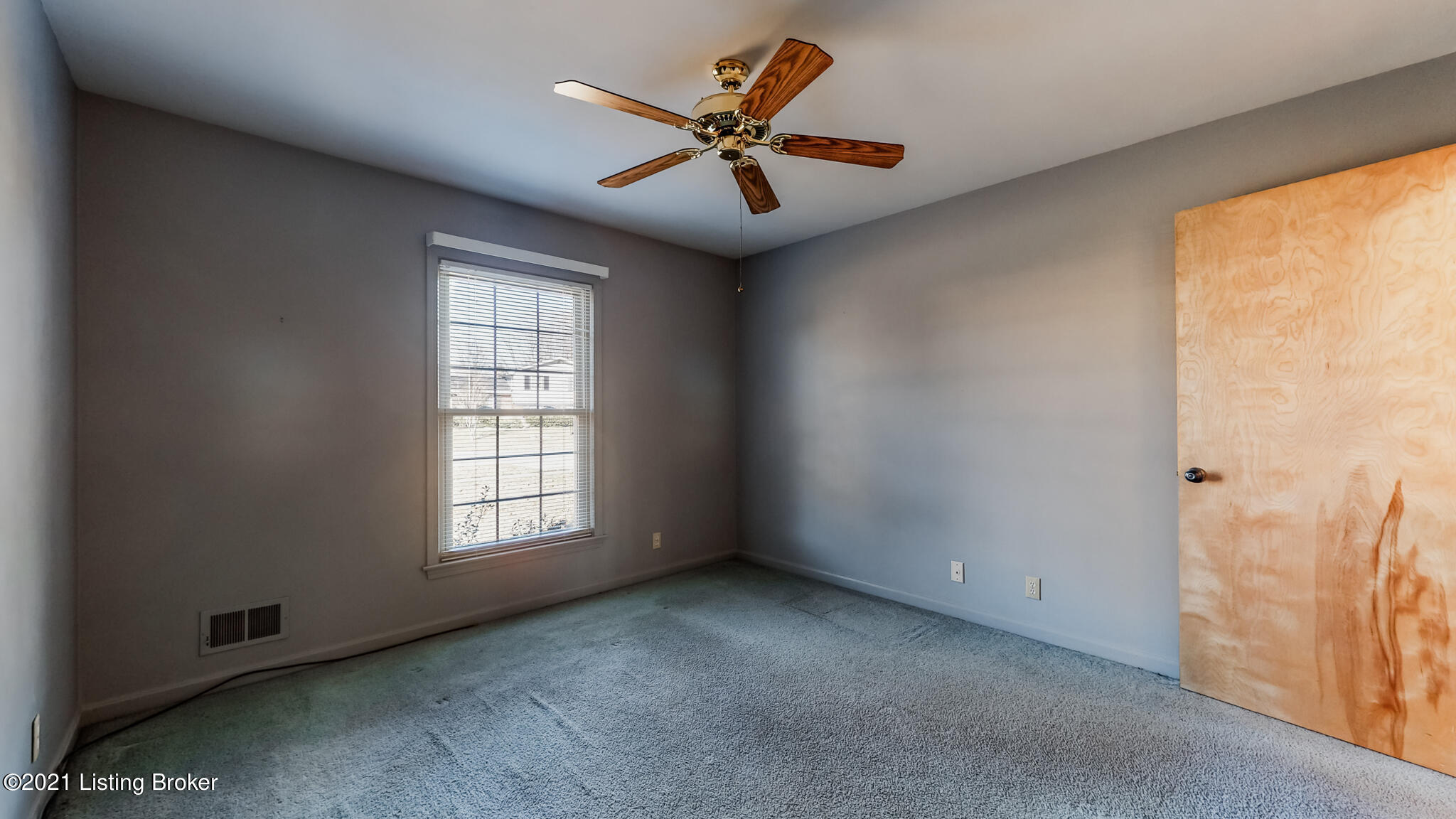 2926 Lexham Road Louisville, KY 40220 - Photo 38 of 55 2926 Lexham Rd Louisville KY 40220-32