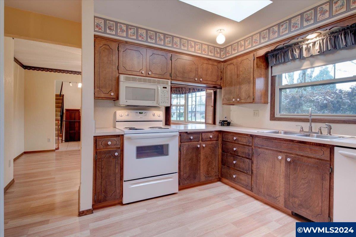 3110 Southwest Liberty Street Albany, OR 97321 - Photo 11 of 42 Gallery Image 11