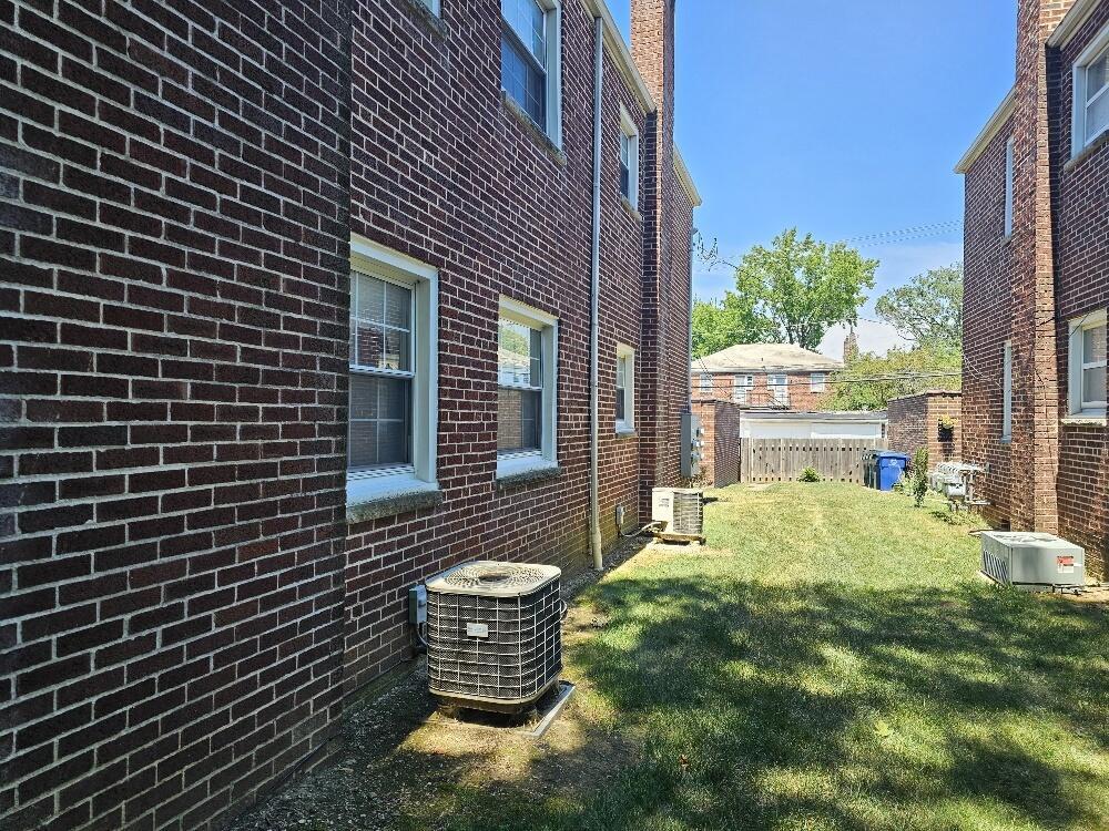 1133 South Cassingham Road, Unit ABCD Columbus, OH 43209 - Photo 2 of 22 1133 ExtE
