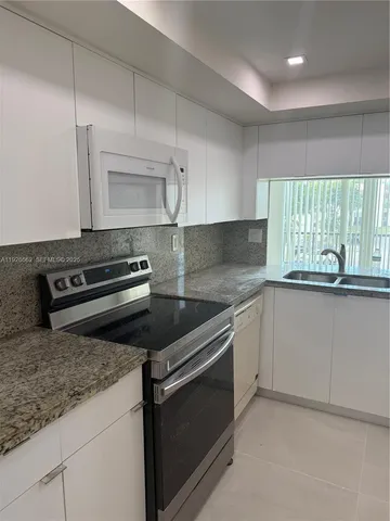 $2,250 | 9401 Southwest 4th Street, Unit 308, Miami, FL 33174