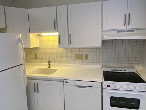 58 Temple Street, Unit 5 Boston, MA 02114 - Photo 9 of 11