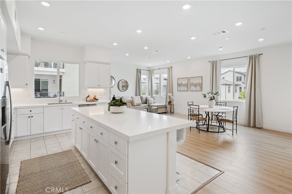 175 Sash Irvine, CA 92618 - Photo 8 of 35
