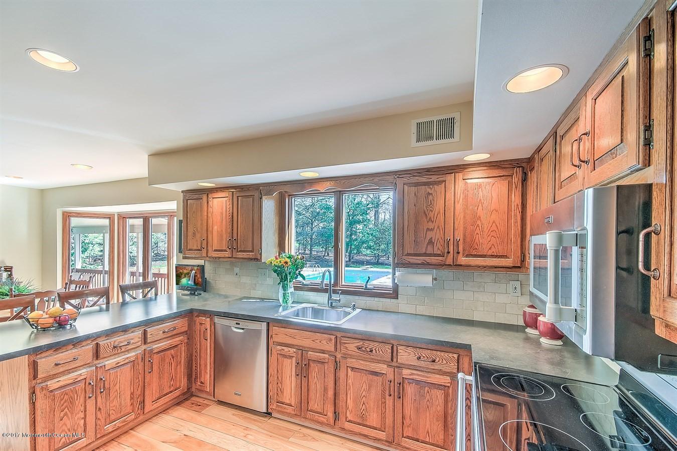 19 Laird Road Middletown, NJ 07748 - Photo 12 of 31 Kitchen