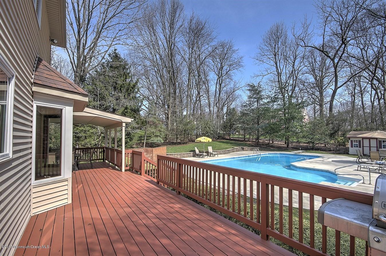 19 Laird Road Middletown, NJ 07748 - Photo 27 of 31 Deck