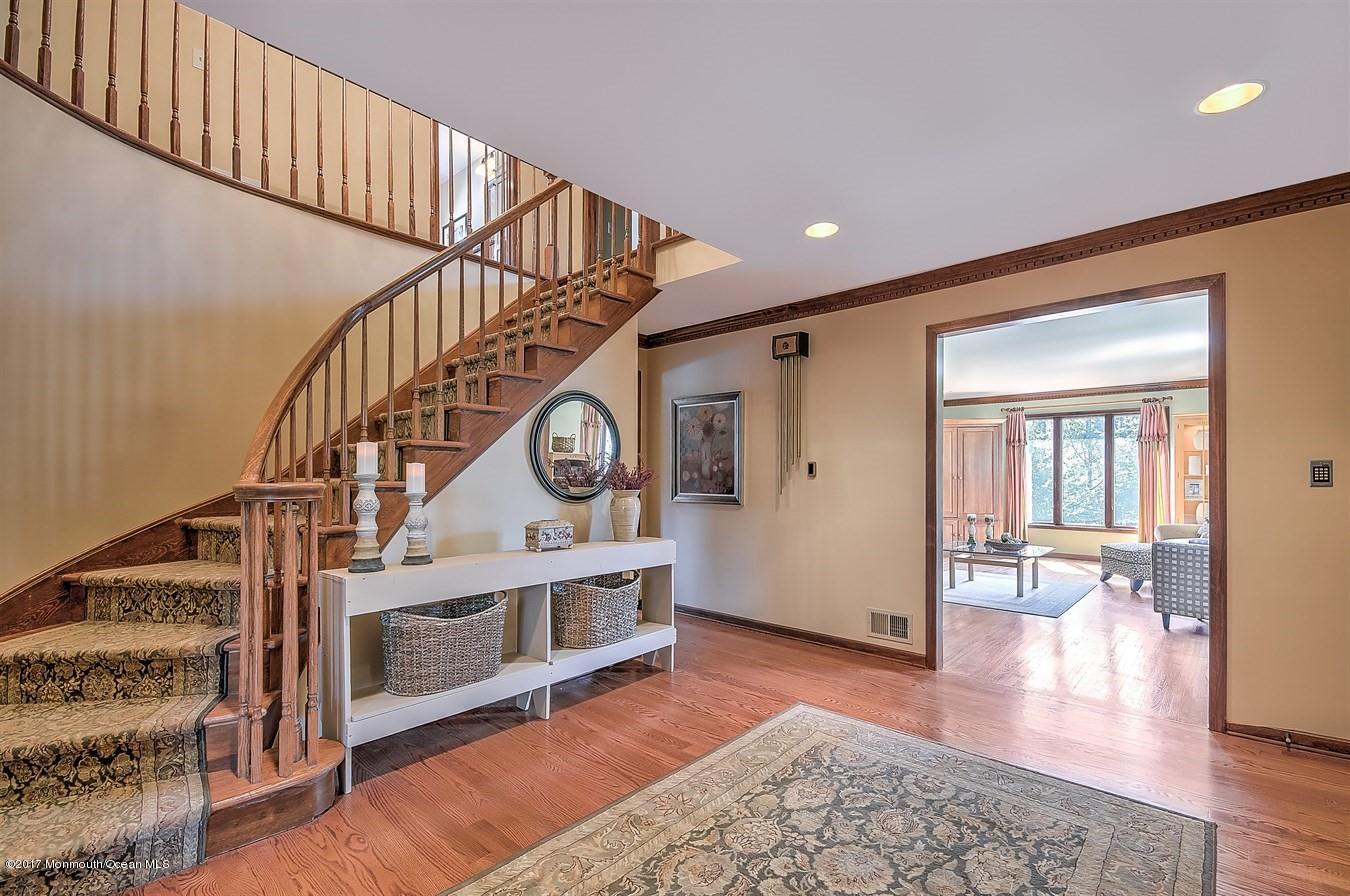 19 Laird Road Middletown, NJ 07748 - Photo 3 of 31 Foyer