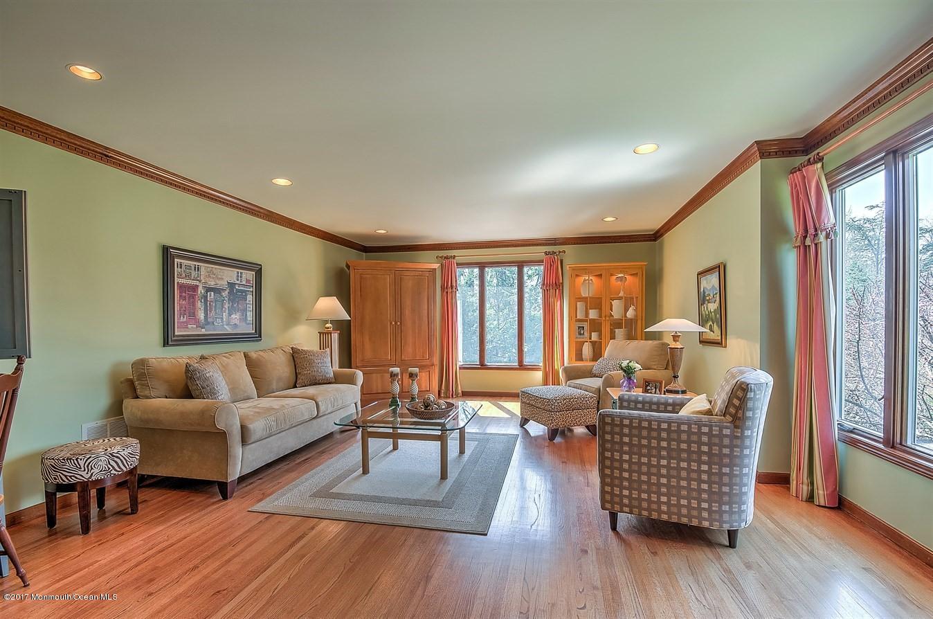 19 Laird Road Middletown, NJ 07748 - Photo 4 of 31 Living Room