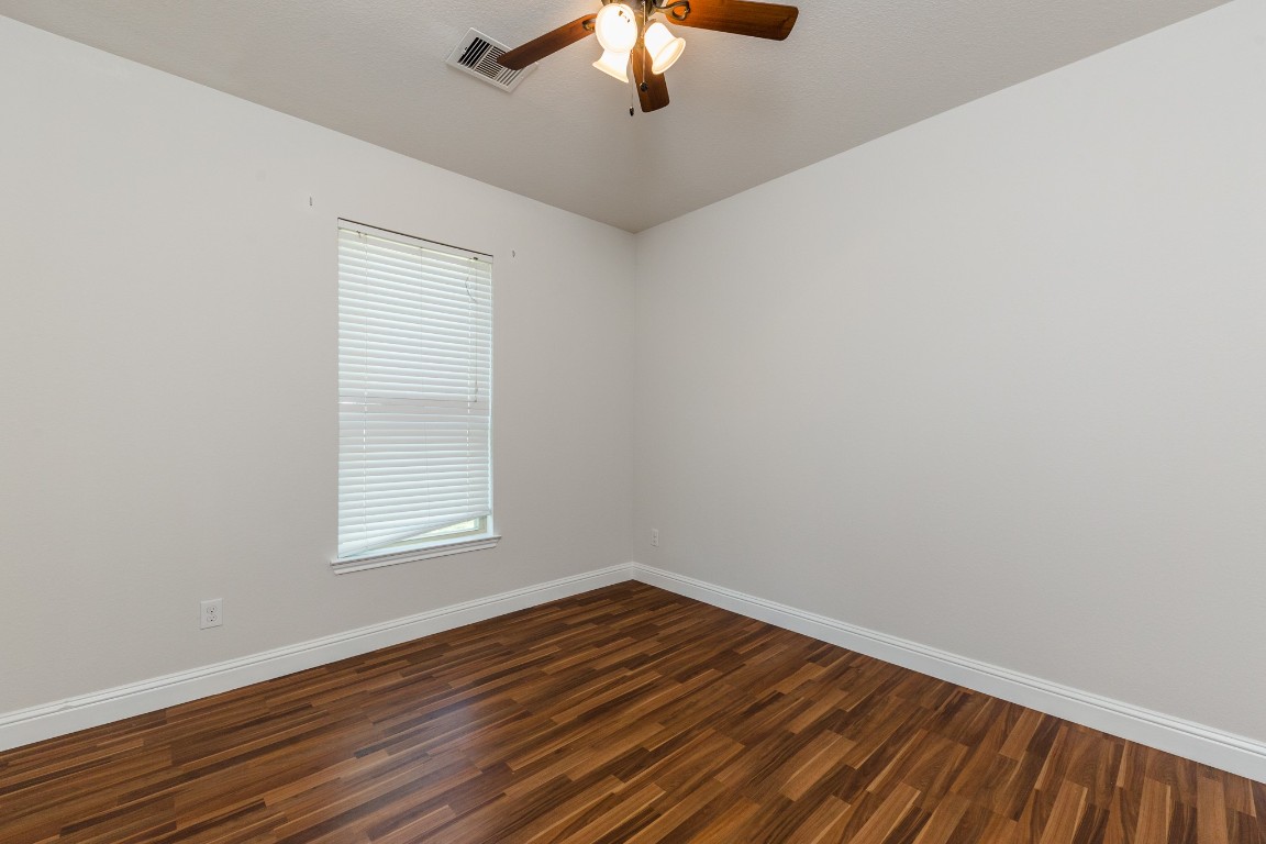 3111 County Road 81 Rosharon, TX 77583 - Photo 12 of 45