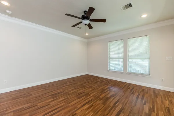 $2,100 | 3111 County Road 81, Rosharon, TX 77583