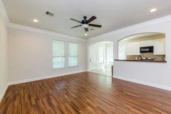 $2,100 | 3111 County Road 81, Rosharon, TX 77583