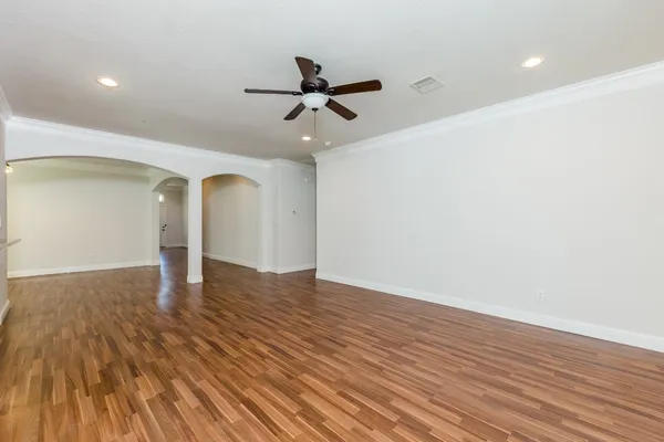 $2,100 | 3111 County Road 81, Rosharon, TX 77583