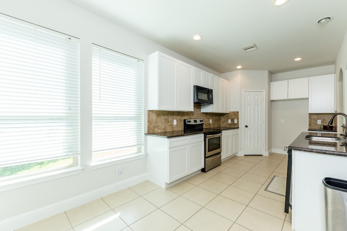 3111 County Road 81 Rosharon, TX 77583 - Photo 25 of 45