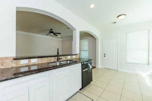 $2,100 | 3111 County Road 81, Rosharon, TX 77583