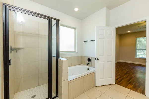 $2,100 | 3111 County Road 81, Rosharon, TX 77583