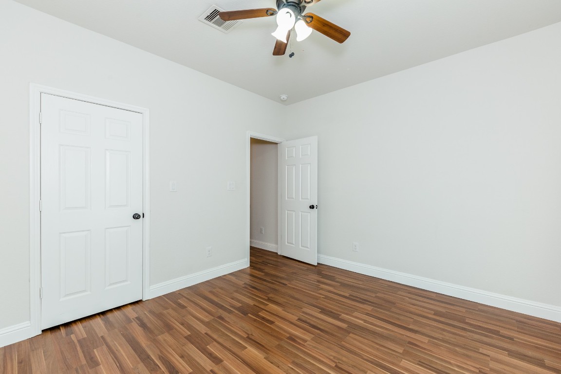 3111 County Road 81 Rosharon, TX 77583 - Photo 9 of 45