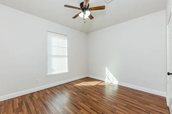 $2,100 | 3111 County Road 81, Rosharon, TX 77583