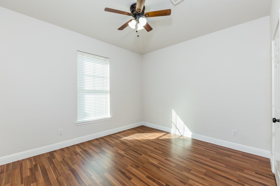 3111 County Road 81 Rosharon, TX 77583 - Photo 10 of 45