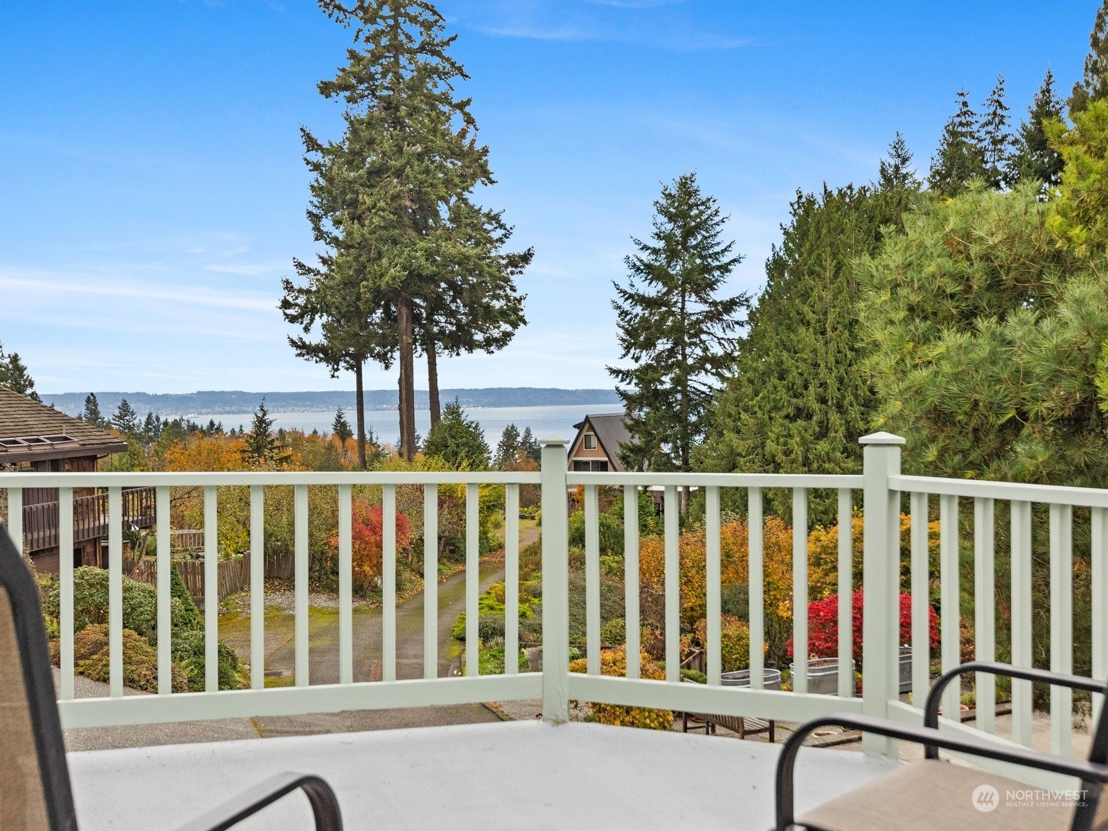 358 Heather Road Everett, WA 98203 - Photo 3 of 39 a view of a balcony