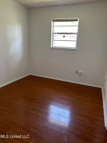 $1,250 | 209 Cedar Drive, D'Iberville, MS 39540