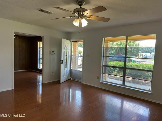 $1,250 | 209 Cedar Drive, D'Iberville, MS 39540