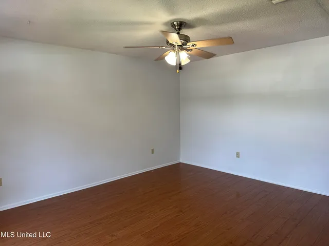 $1,250 | 209 Cedar Drive, D'Iberville, MS 39540