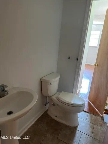 $1,250 | 209 Cedar Drive, D'Iberville, MS 39540