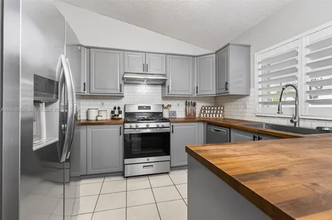 $674,999 | 8864 Northwest 189th Terrace, Hialeah, FL 33018
