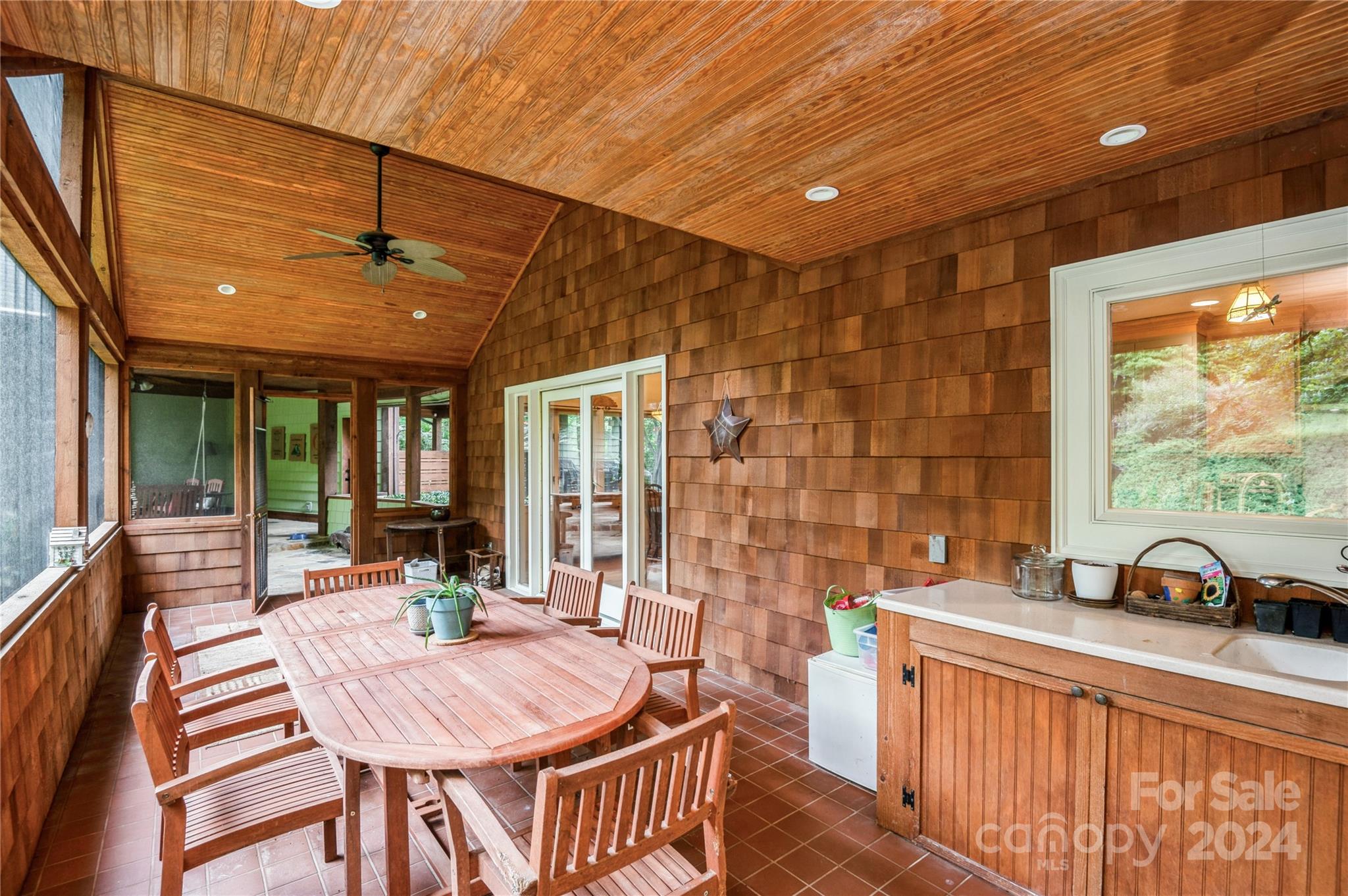 216 Sardis Road North Charlotte, NC 28270 - Photo 26 of 38 Gallery Image 26