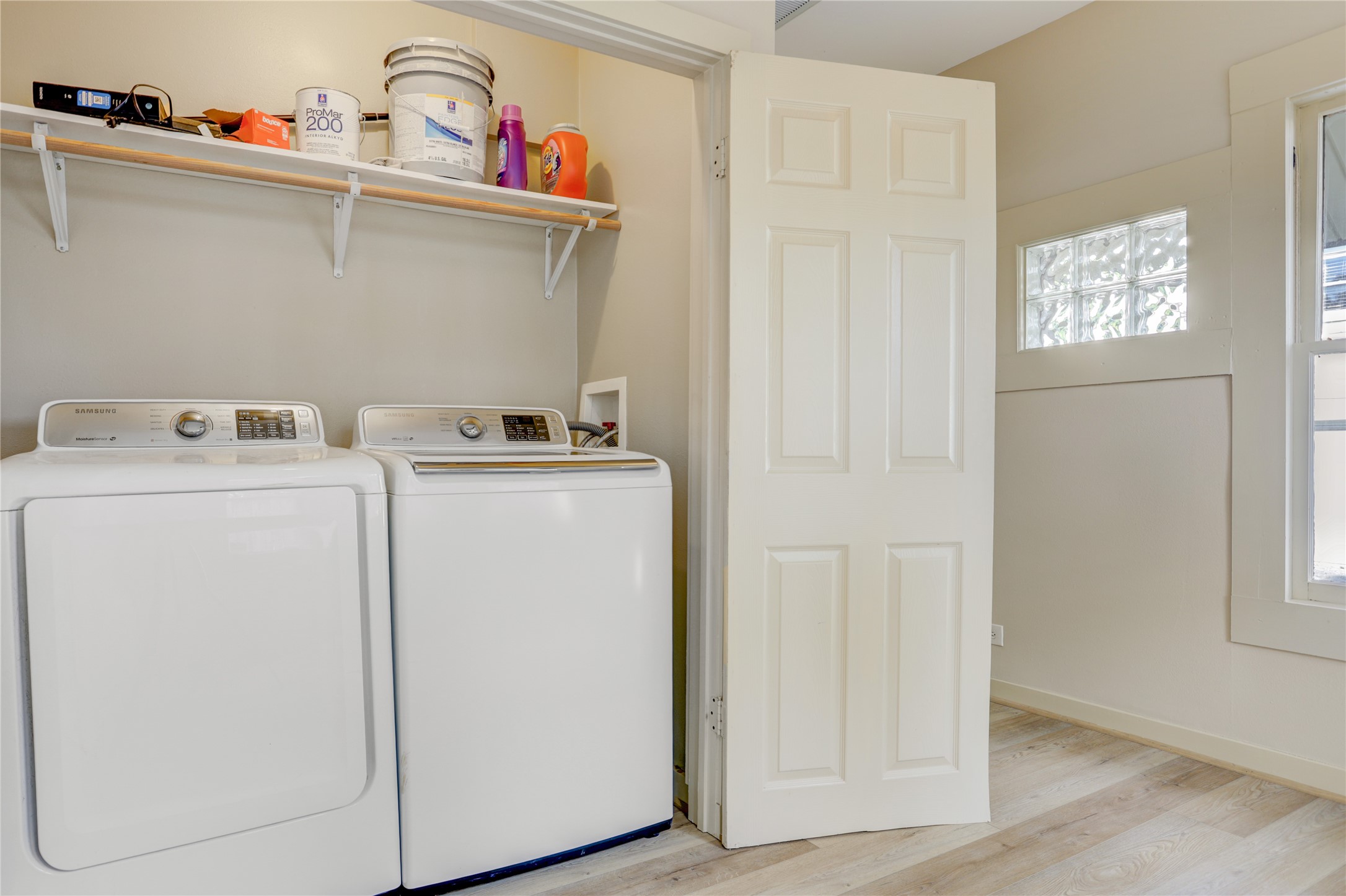 610 Columbia Street Houston, TX 77007 - Photo 21 of 24 Utility room in house.